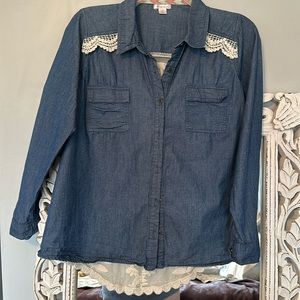 Xhilaration stunning sheer lace & denim button down top roll up sleeves 21” P2P